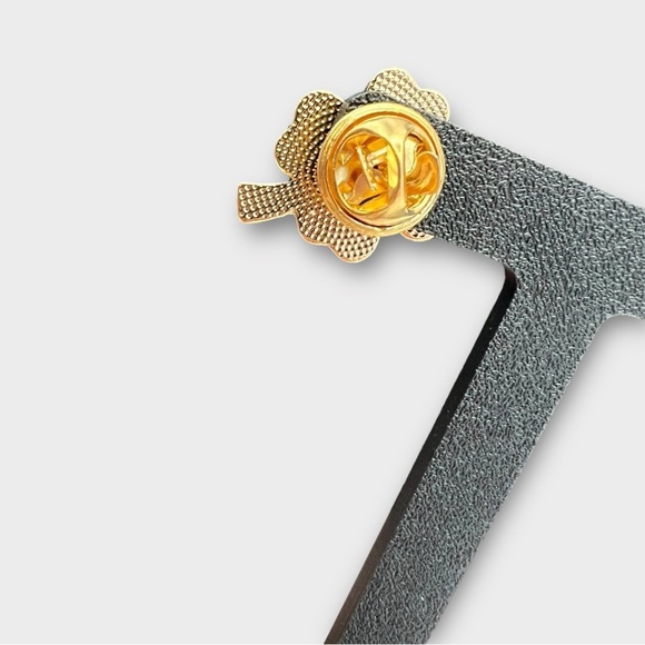 ❗5/$25❗🍀Clover Pin - Picture 2 of 2